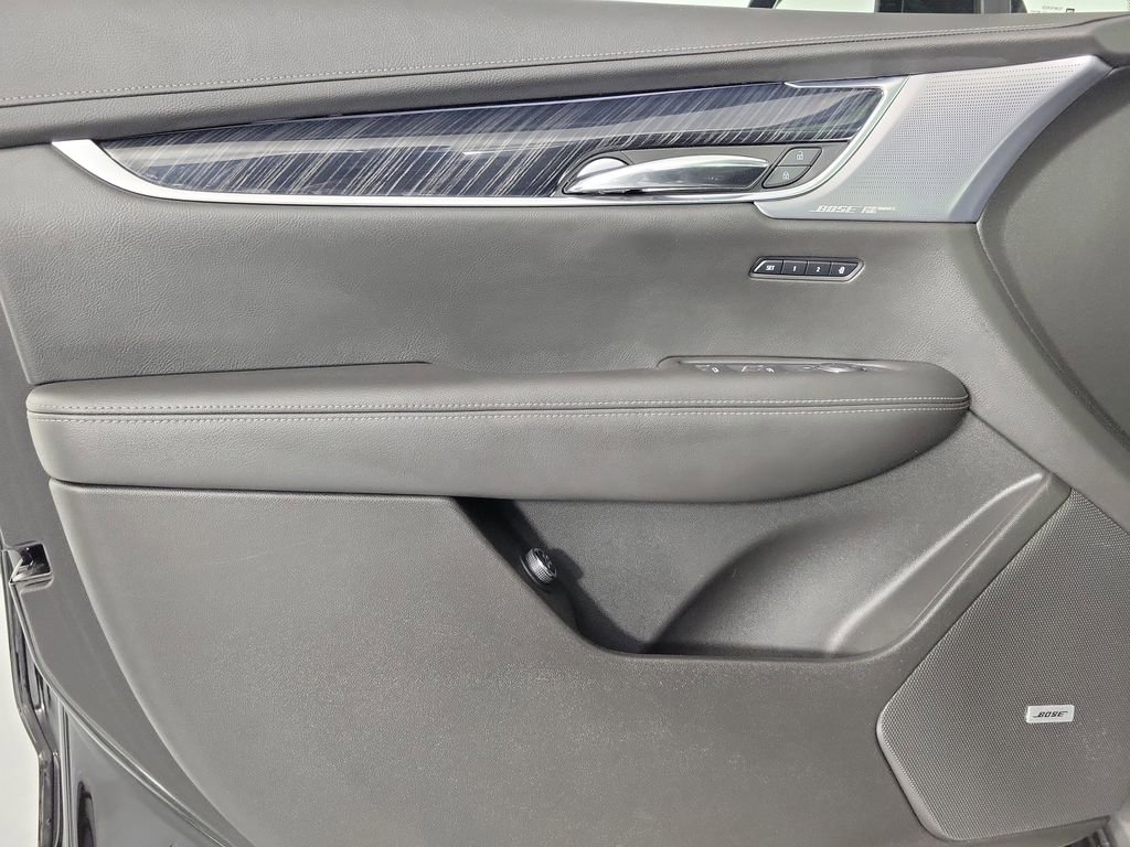 Used 2023 Cadillac XT6 Premium Luxury w/ Technology Package FWD image 20