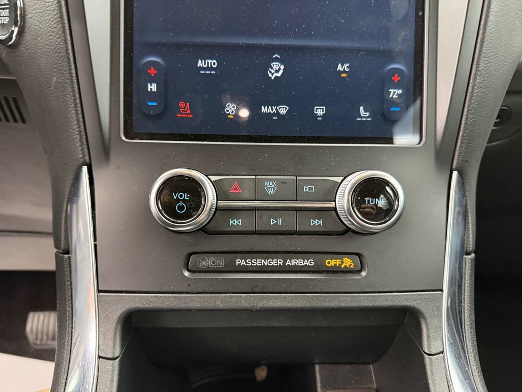 Used 2024 Ford Edge Titanium image 32