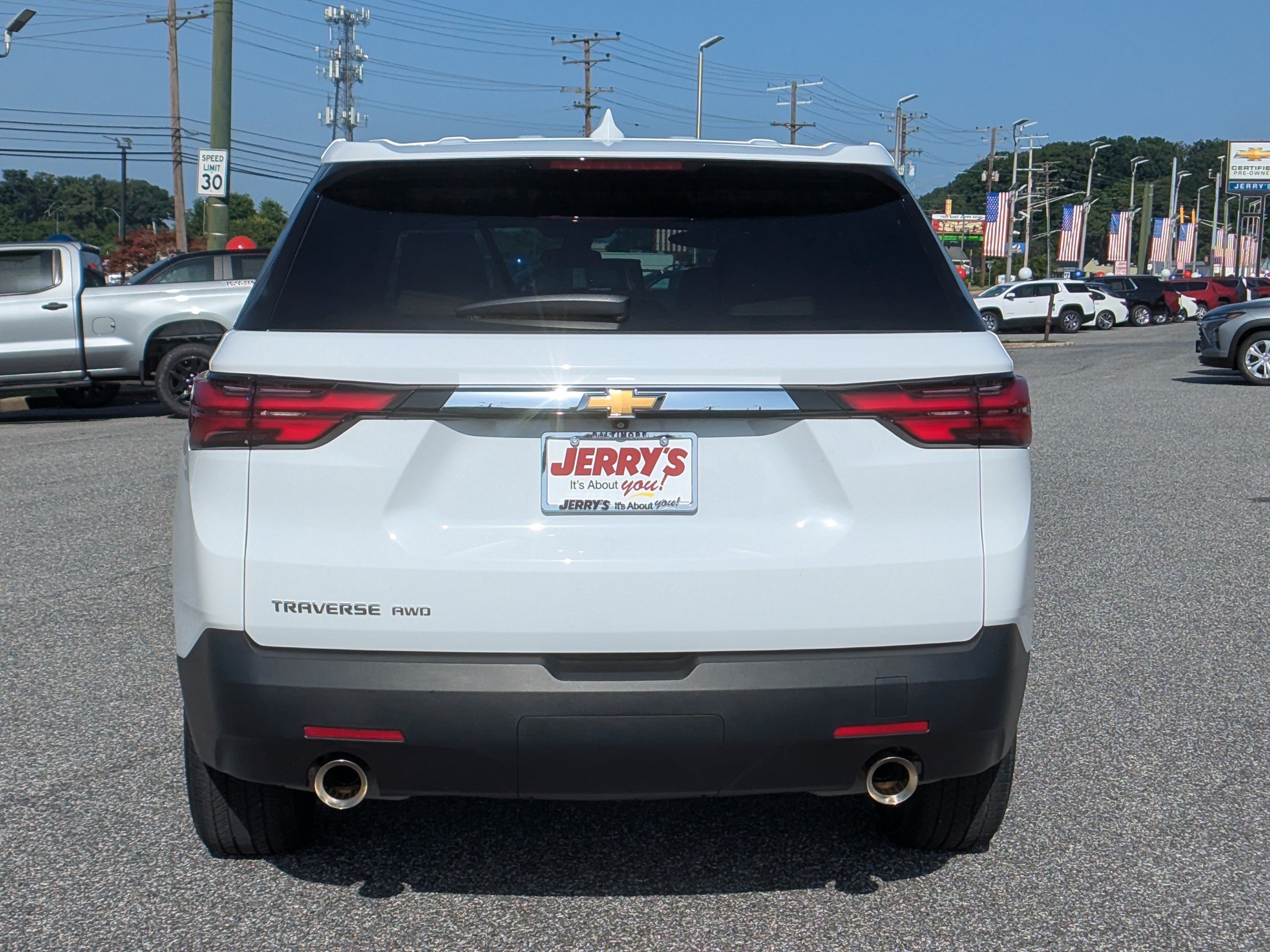 Used 2023 Chevrolet Traverse LS w/ LPO, Cargo Package AWD/4WD image 7