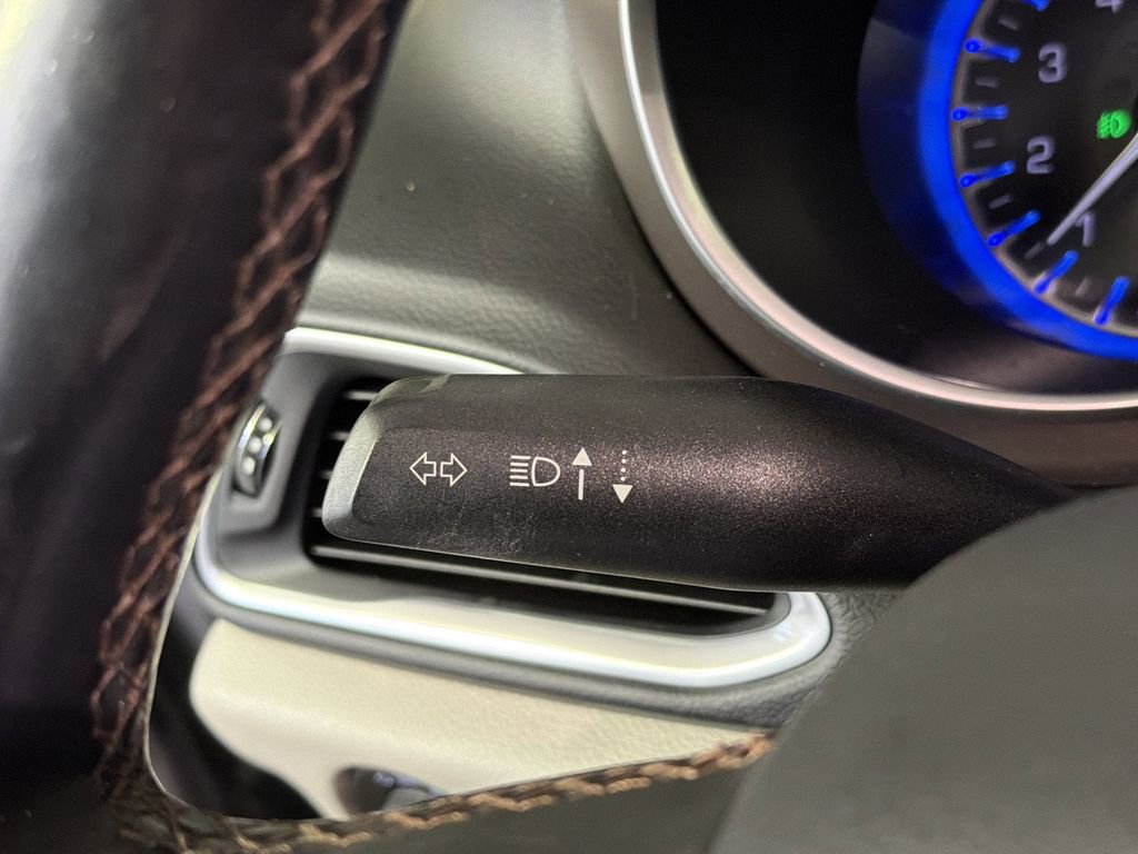 Used 2018 Chrysler Pacifica Touring-L Plus image 24