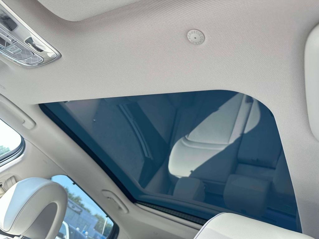 New 2024 Genesis GV60 Advanced w/ Cargo Package image 17