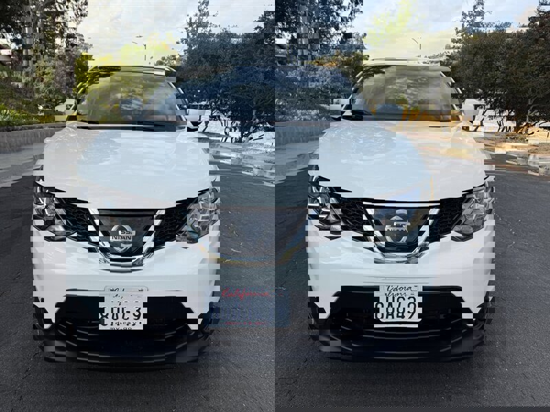 Used 2019 Nissan Rogue Sport S image 2