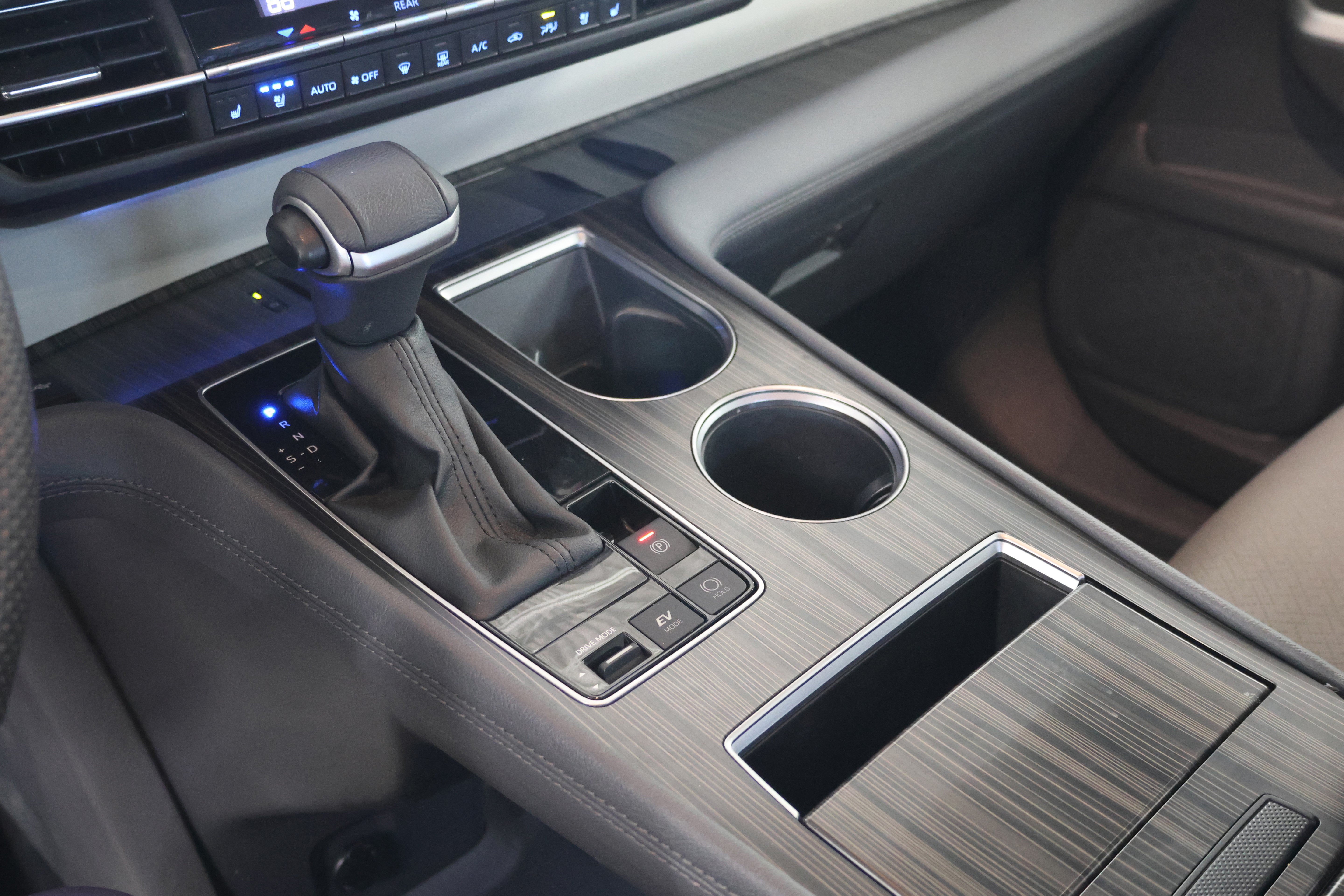 Certified 2023 Toyota Sienna Limited AWD/4WD image 37