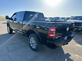 Used 2023 RAM 3500 Limited AWD/4WD image 9