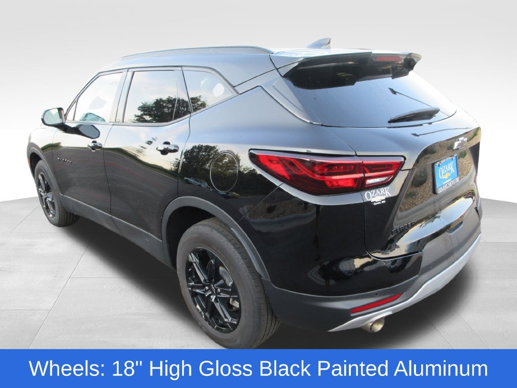 Used 2024 Chevrolet Blazer LT w/ Convenience Package FWD image 3