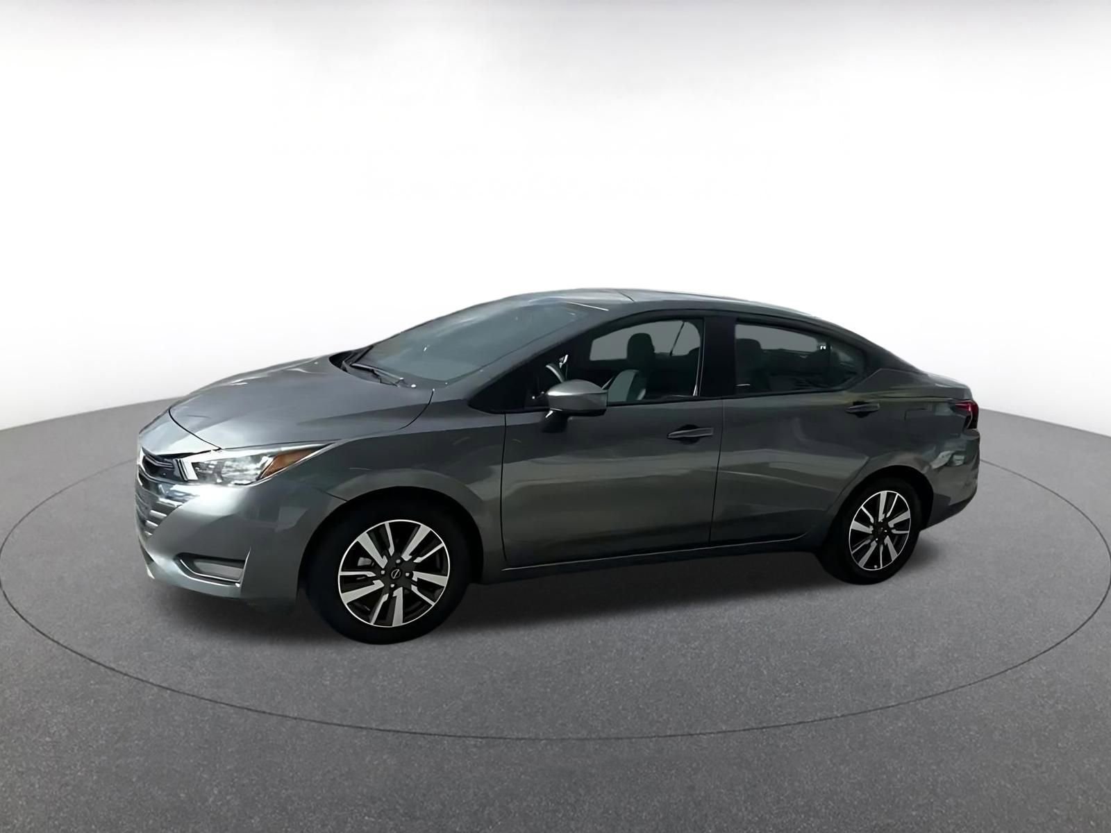 Used 2025 Nissan Versa SV image 8