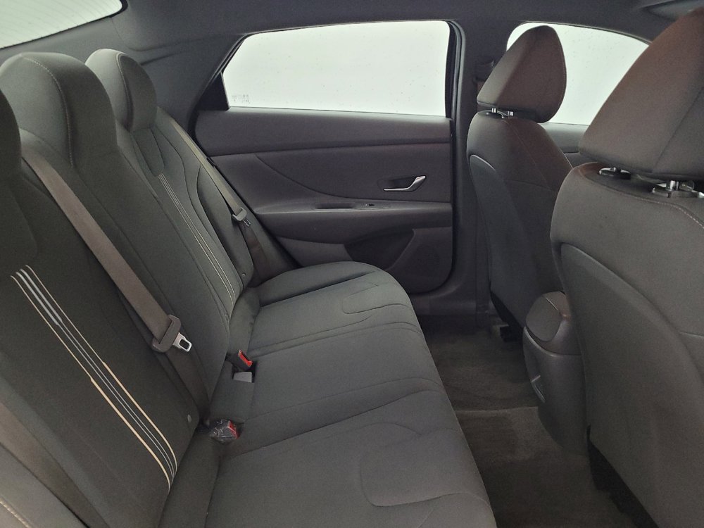 Used 2024 Hyundai Elantra SEL FWD image 19
