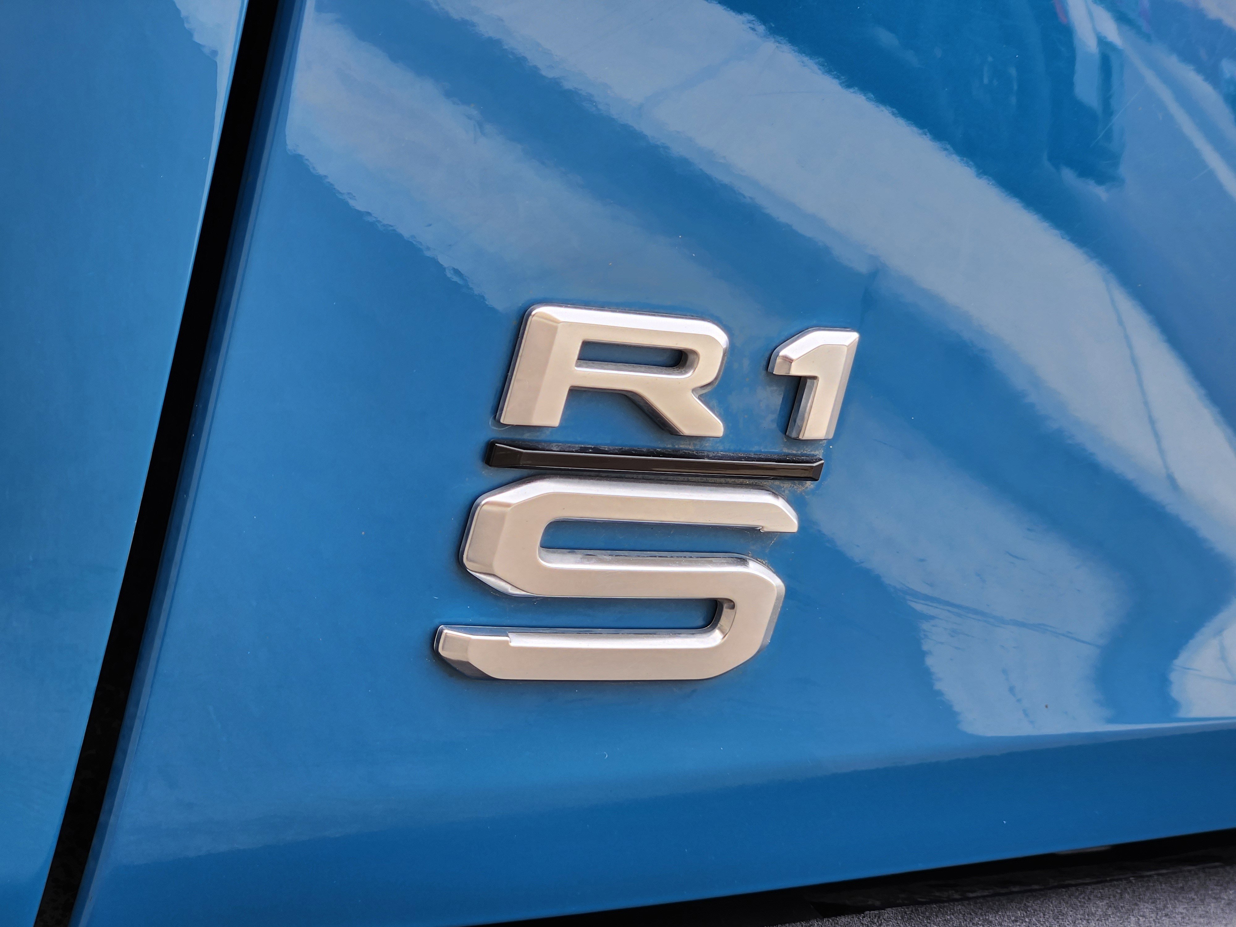 Used 2024 Rivian R1S Adventure image 16