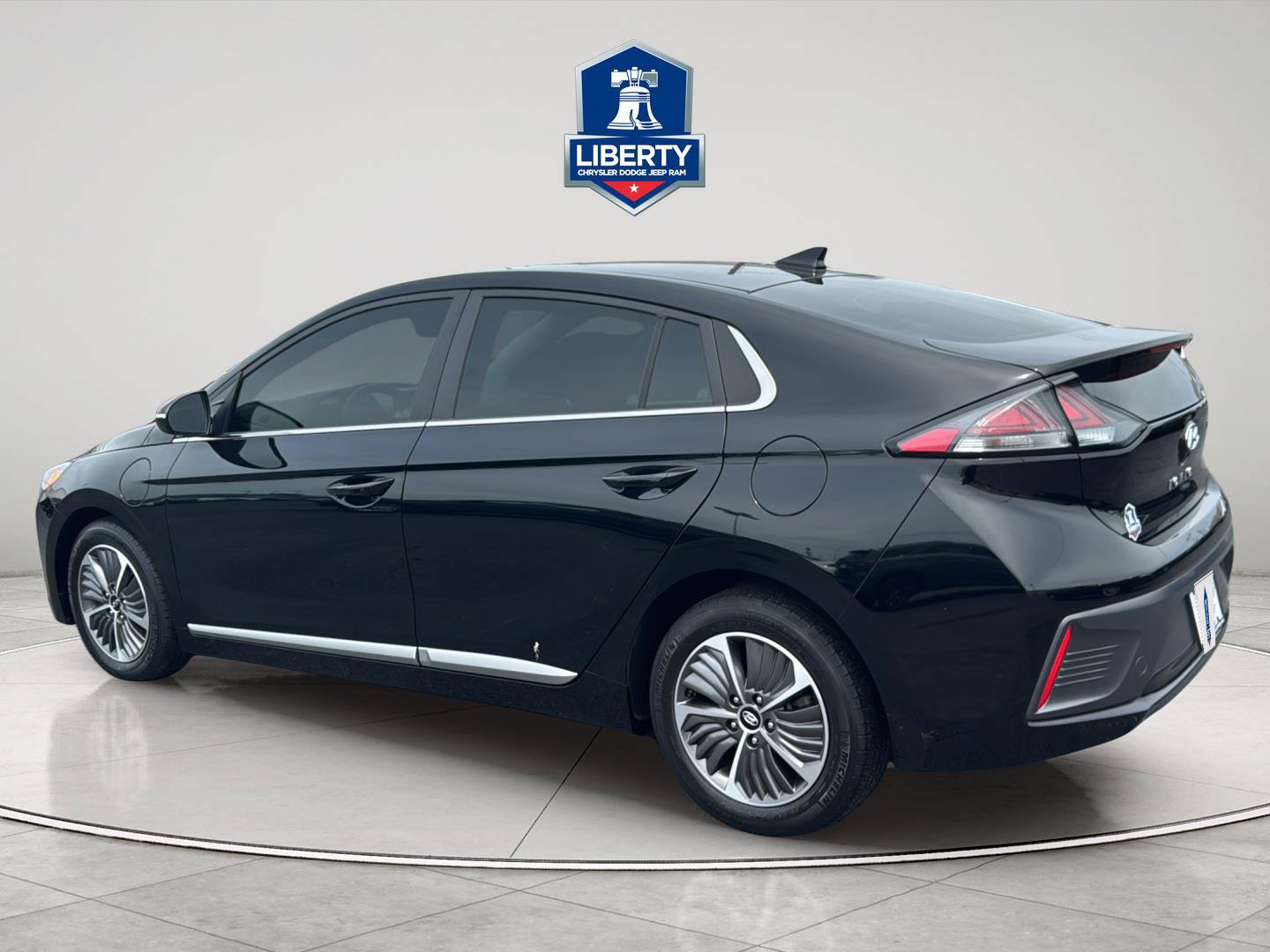 Used 2022 Hyundai Ioniq SEL FWD image 7