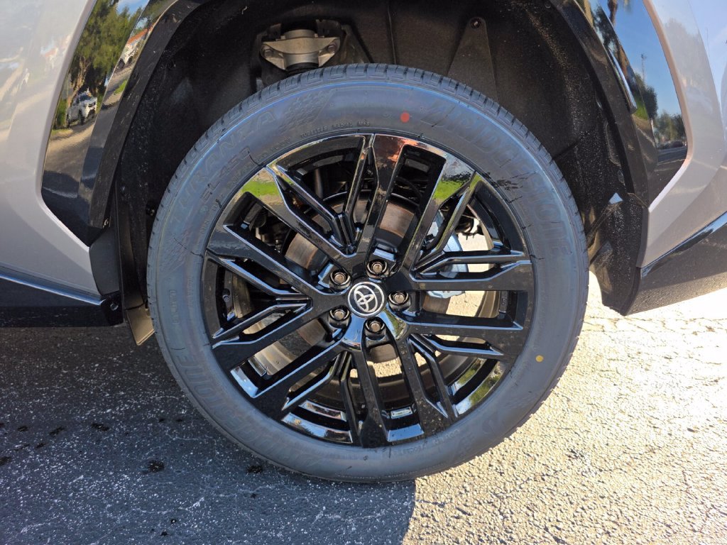 New 2026 Toyota RAV4 XSE AWD/4WD image 19