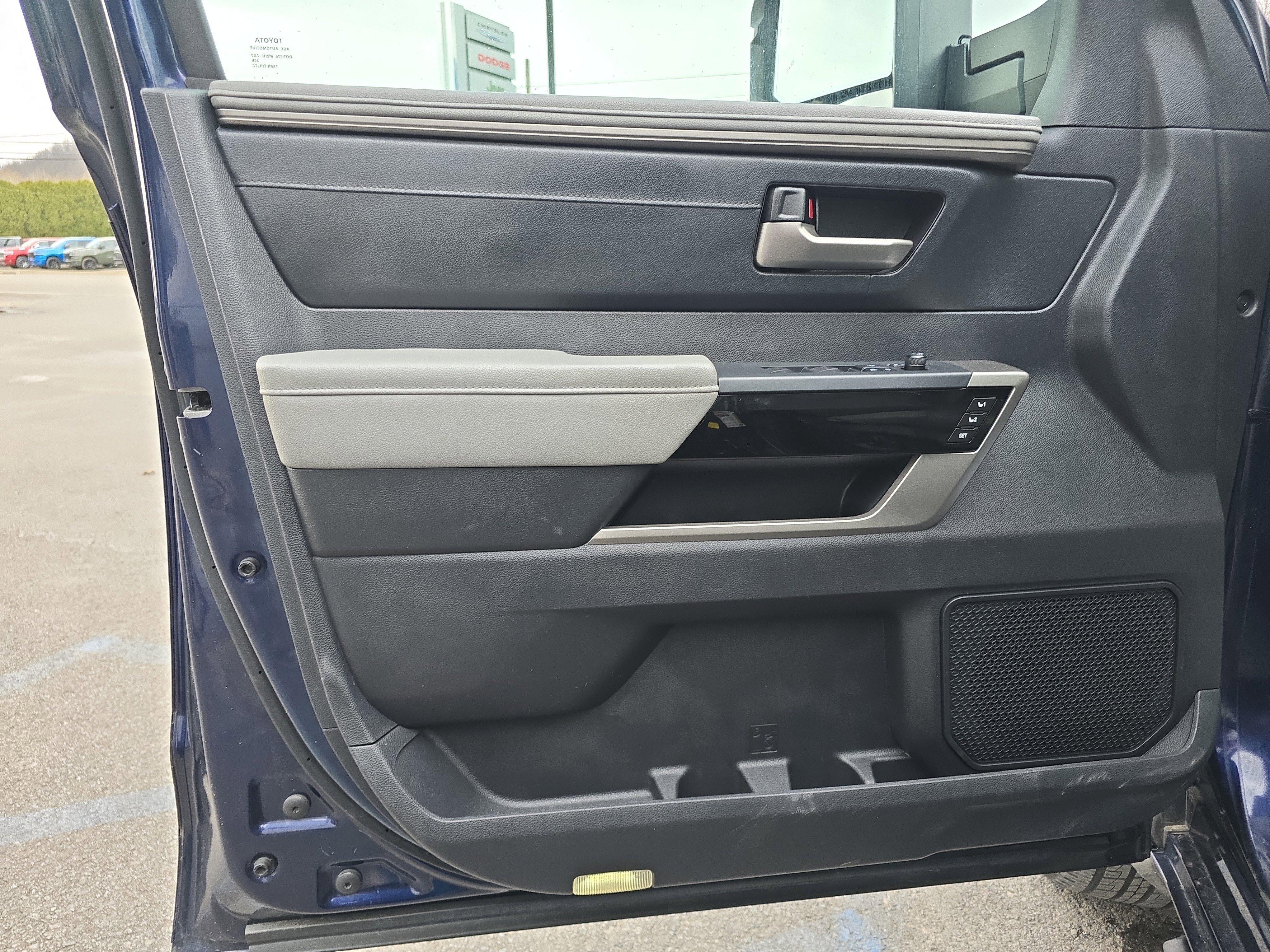 Used 2022 Toyota Tundra Limited image 17