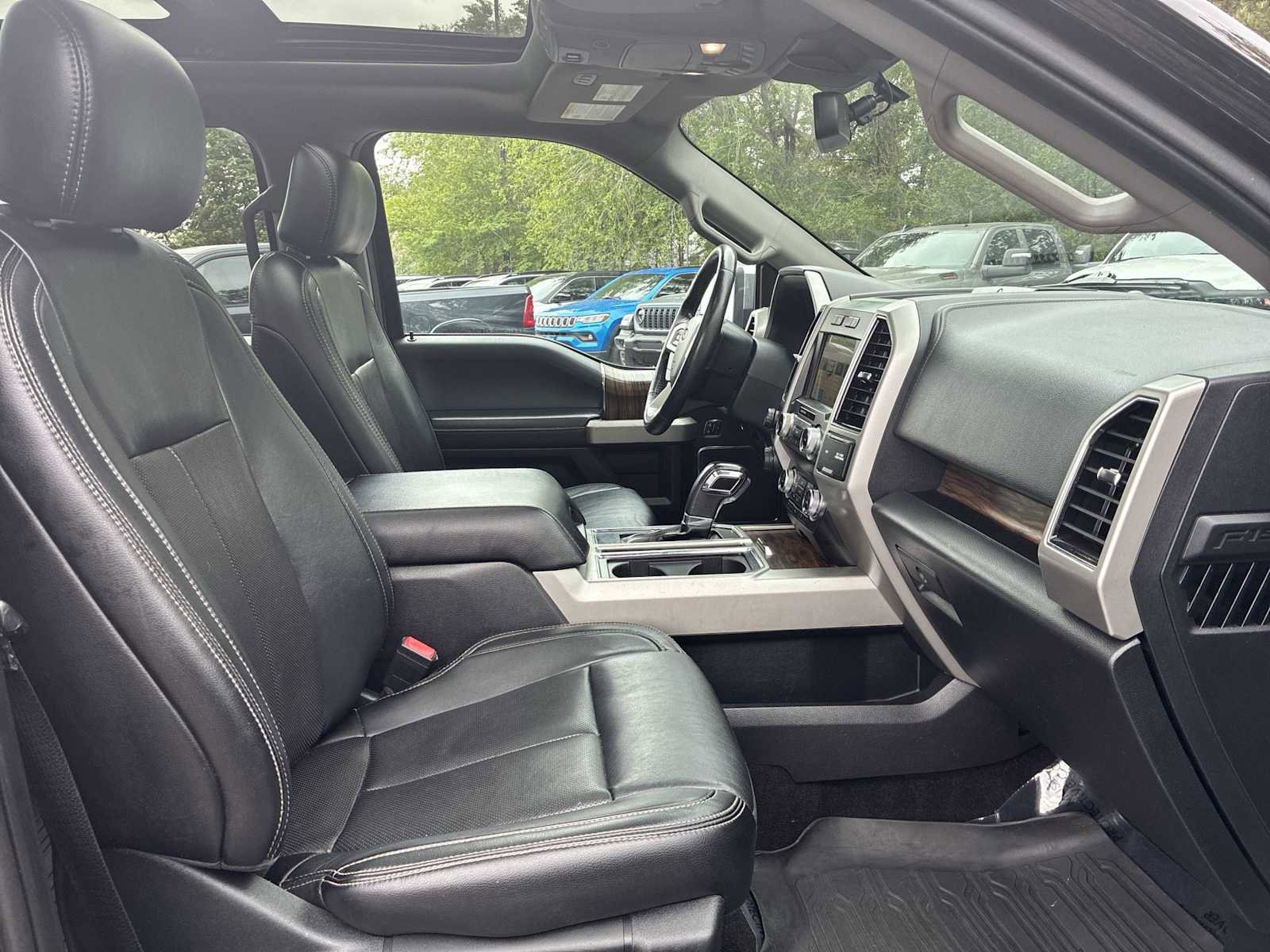 Used 2019 Ford F150 Lariat w/ Equipment Group 502A Luxury AWD/4WD image 26