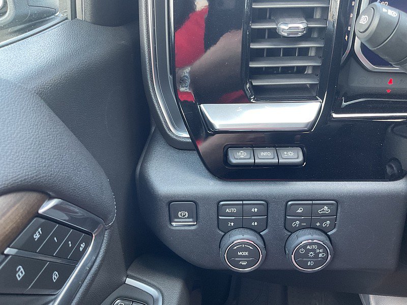 New 2026 Chevrolet Silverado 1500 High Country w/ High Country Premium Package AWD/4WD image 28