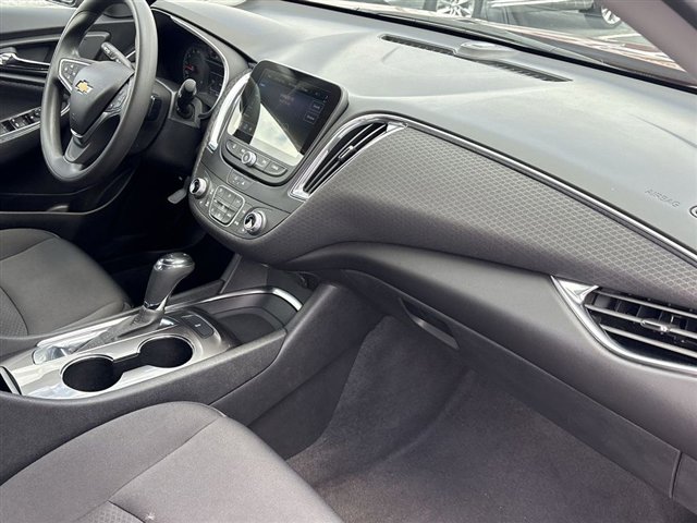 Used 2020 Chevrolet Malibu LT FWD image 27