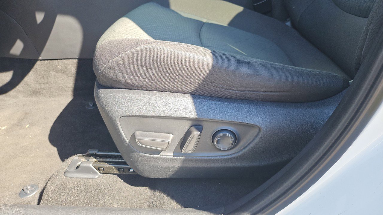 Used 2023 Toyota RAV4 XLE image 12