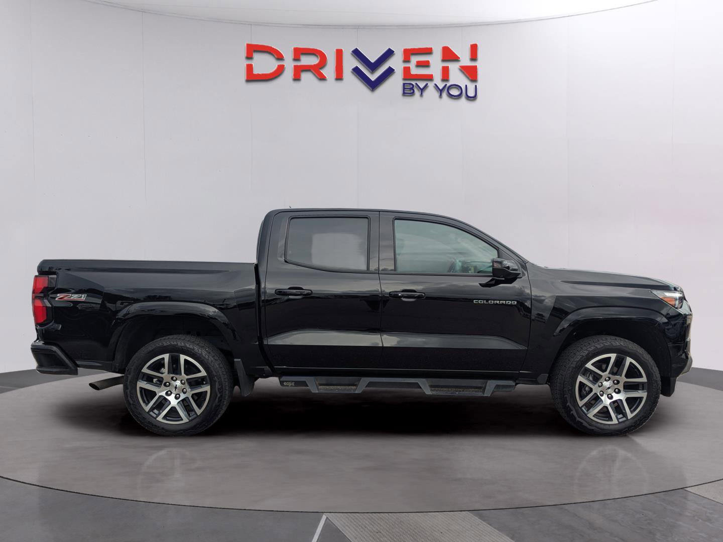 Used 2024 Chevrolet Colorado Z71 w/ Z71 Convenience Package 2 image 6