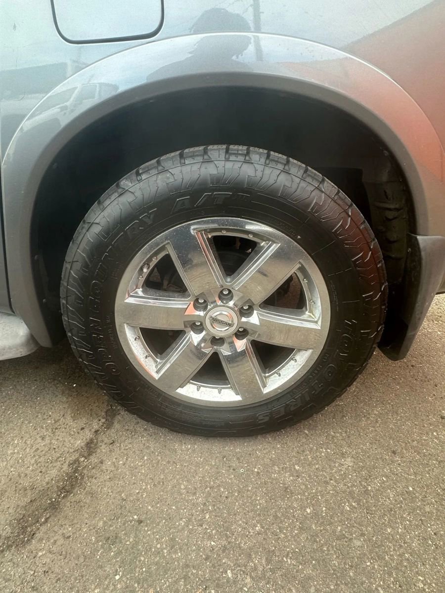 Used 2014 Nissan Armada Platinum image 11