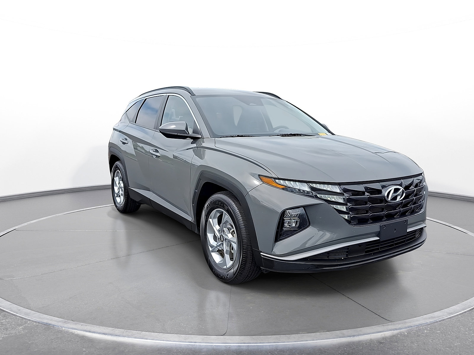 Used 2024 Hyundai Tucson SEL FWD image 2