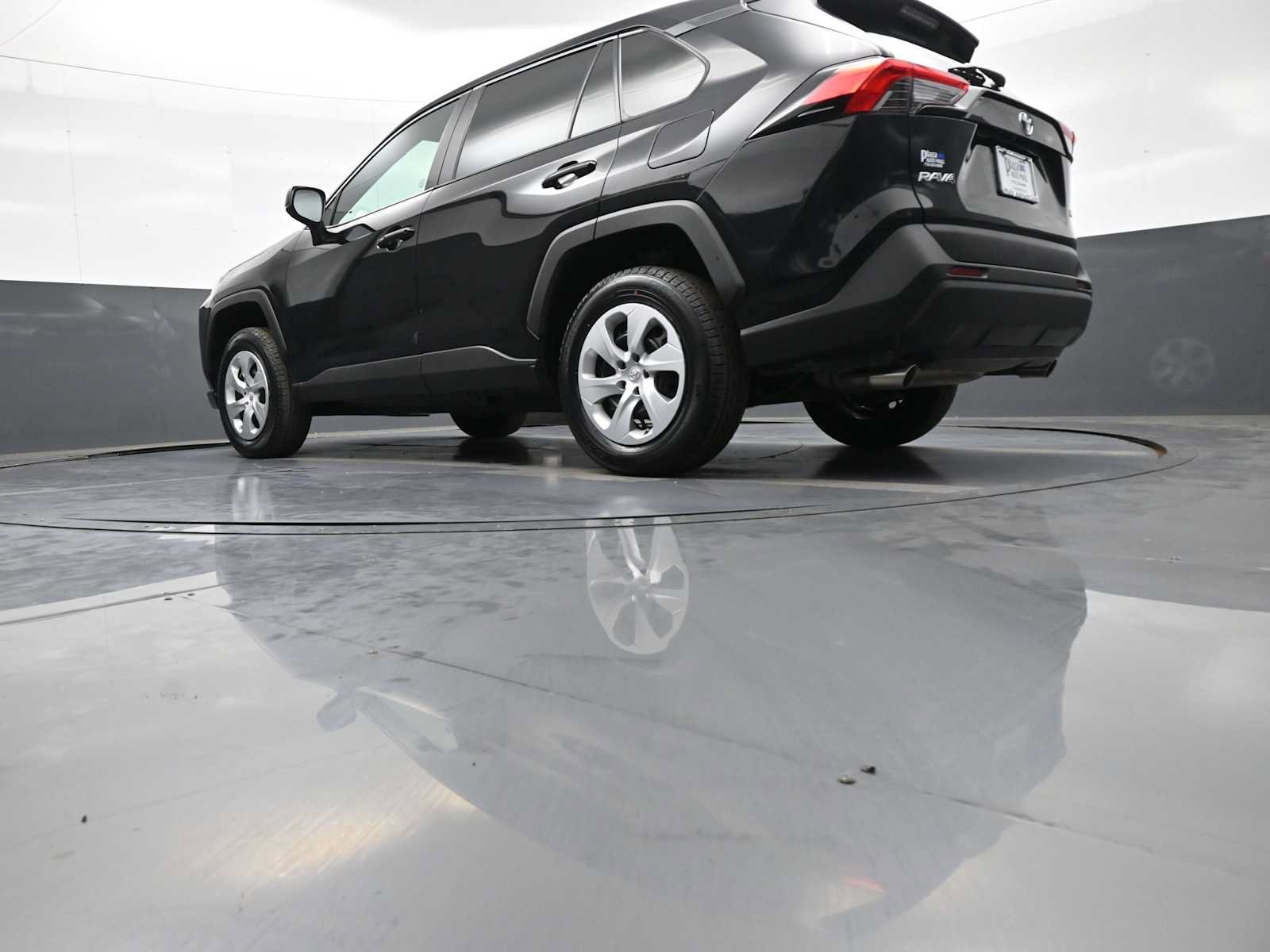Used 2025 Toyota RAV4 LE FWD image 29