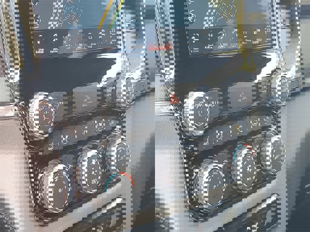 Used 2024 RAM 1500 Laramie image 29