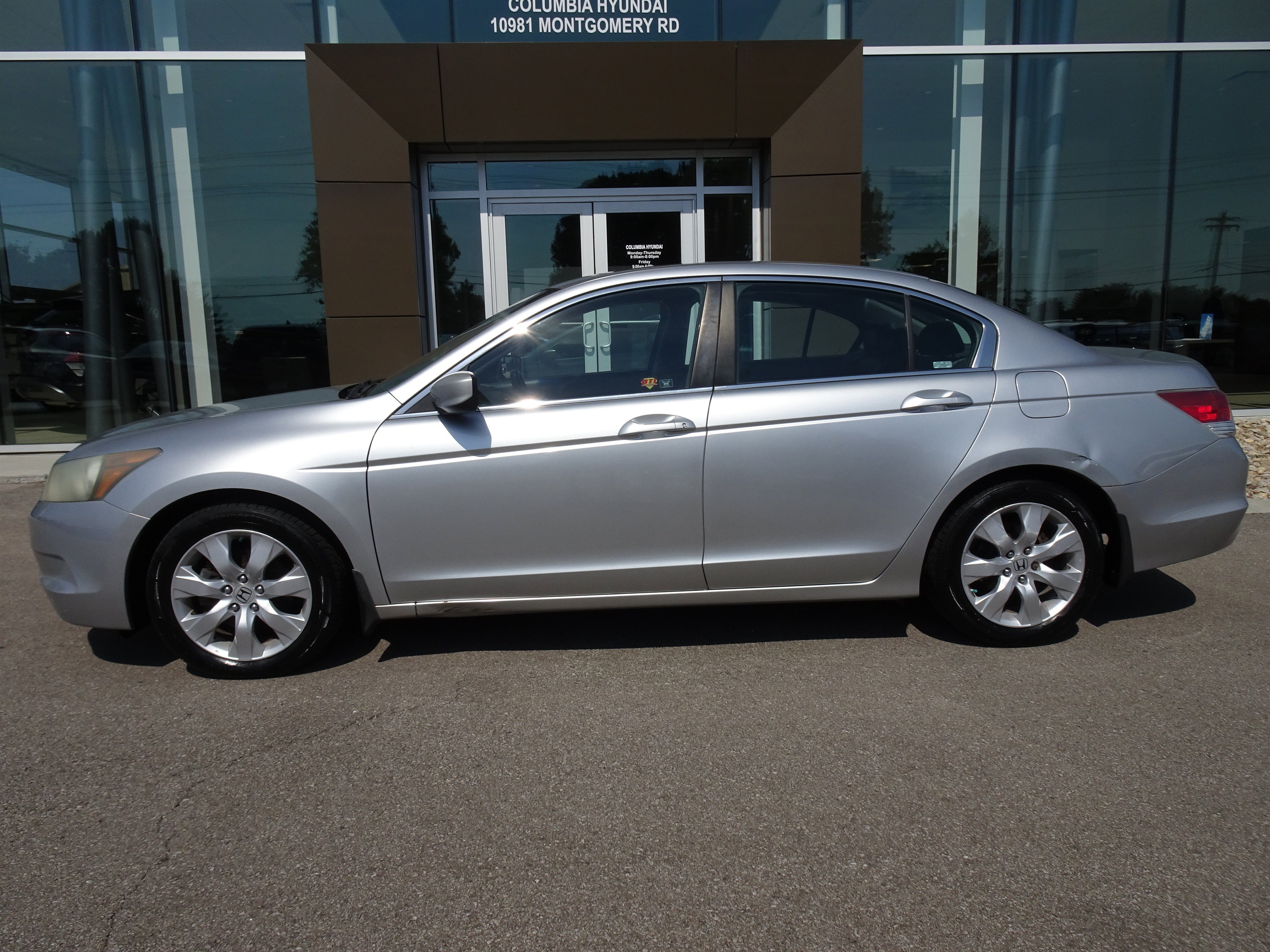 Used 2009 Honda Accord EX-L image 2