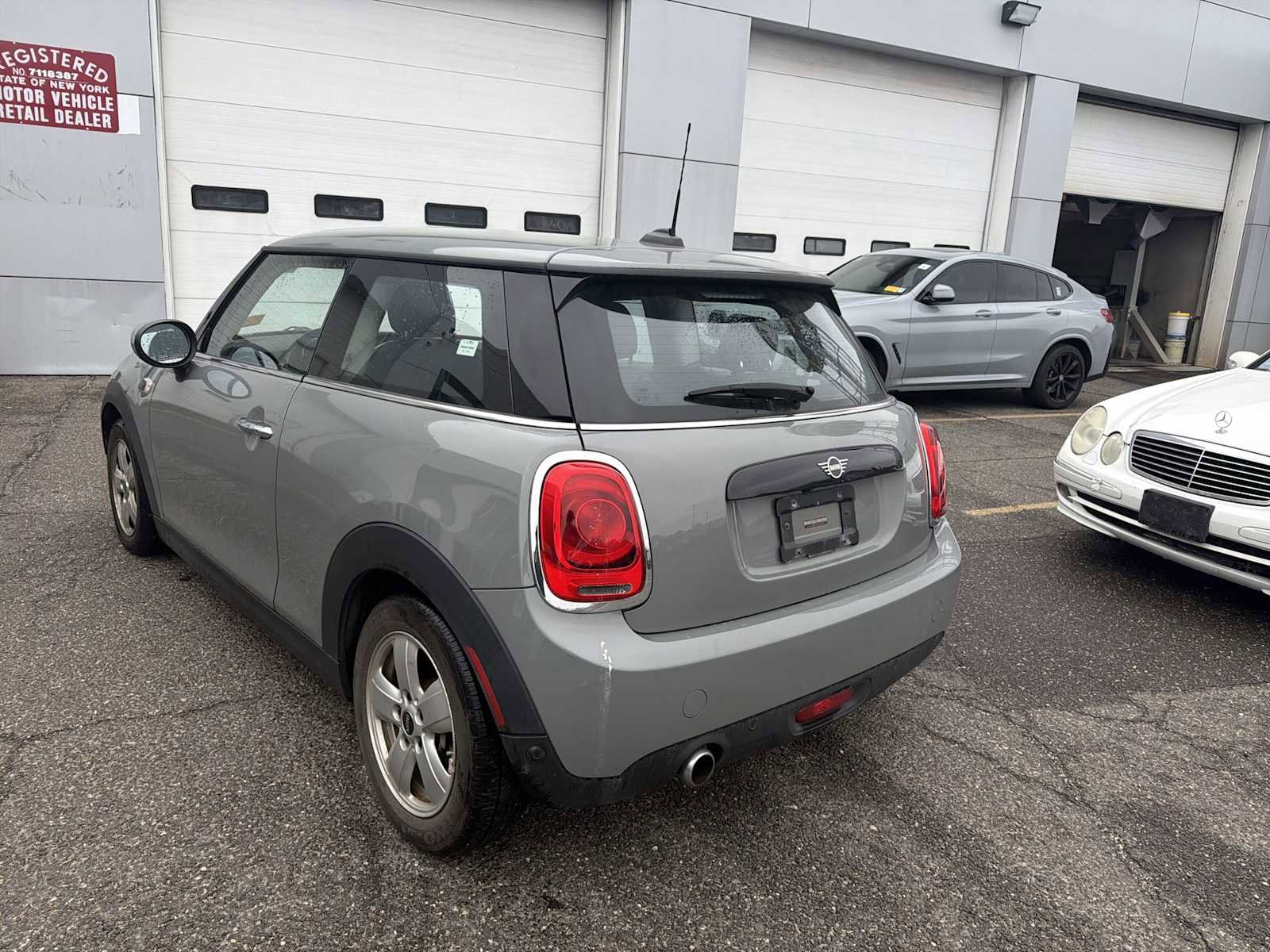 Used 2021 MINI Cooper 2-Door Hardtop FWD image 8