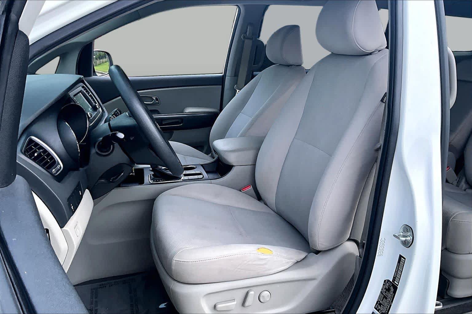 Used 2021 Kia Sedona LX FWD image 8