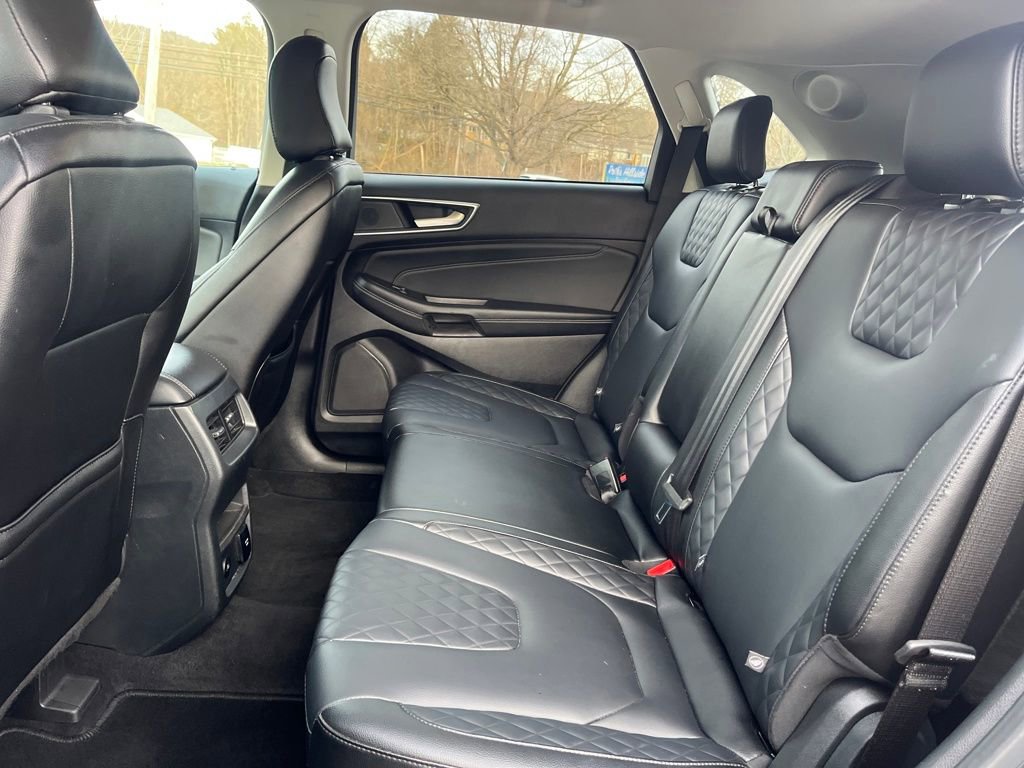 Used 2024 Ford Edge Titanium image 32