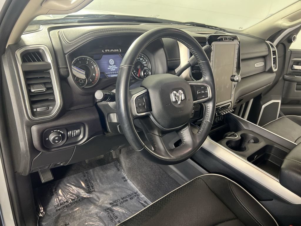Used 2024 RAM 3500 Laramie AWD/4WD image 11