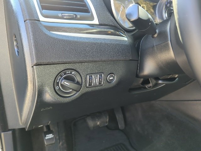 Used 2018 Chrysler 300 Touring w/ Chrome Appearance Package image 14