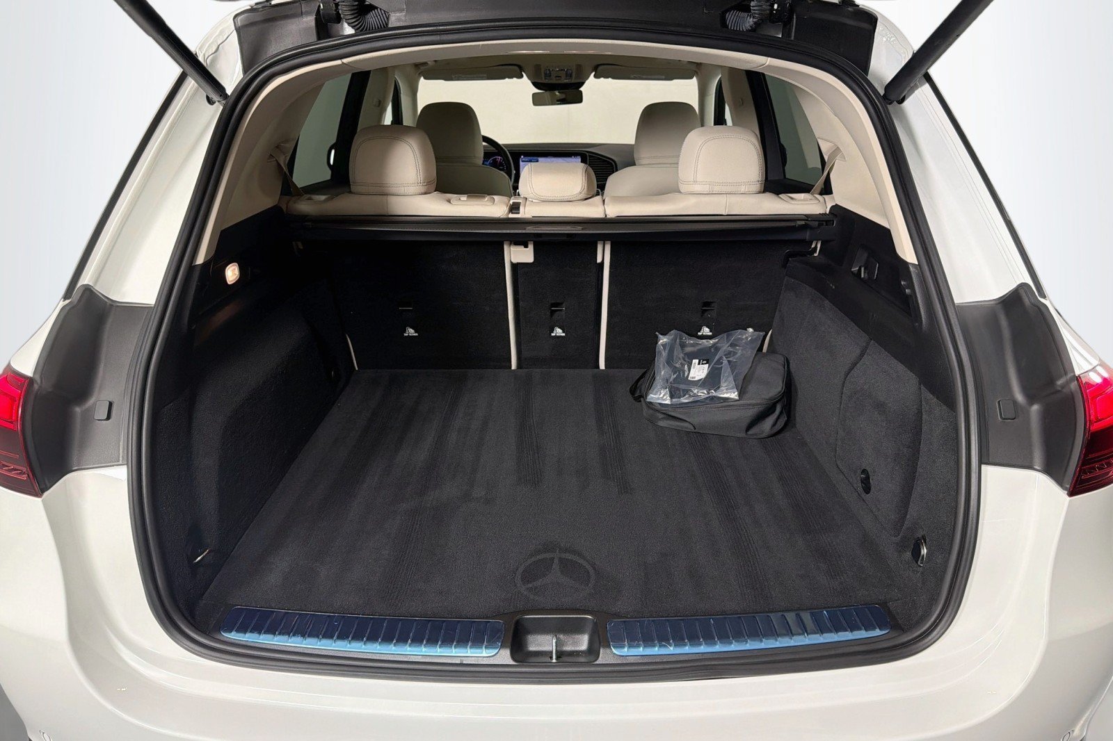 Used 2024 Mercedes-Benz GLE 450e 4MATIC image 23