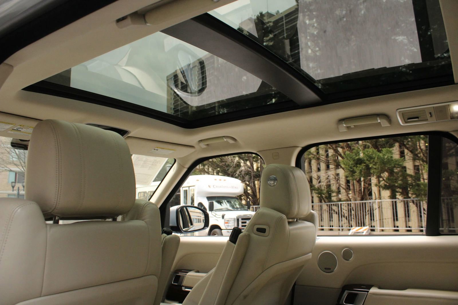 Used 2014 Land Rover Range Rover Supercharged AWD/4WD image 19