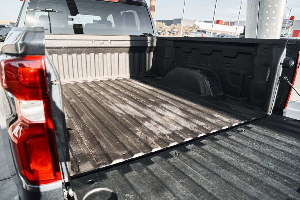 Used 2022 Chevrolet Silverado 1500 RST w/ Z71 Off-Road Package AWD/4WD image 8