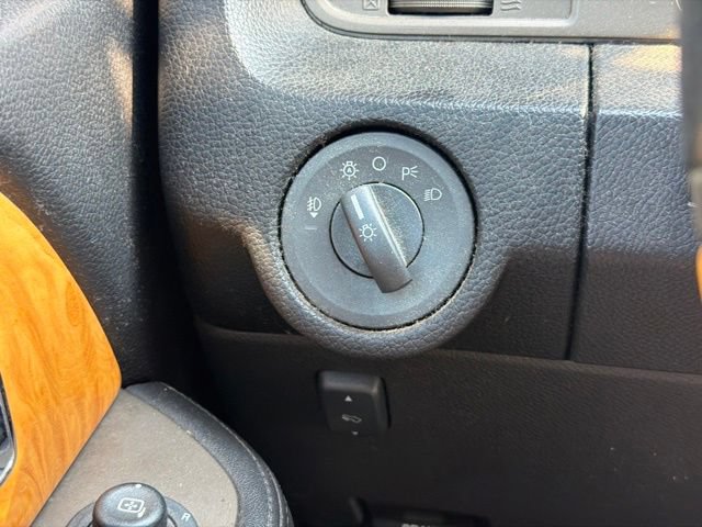 Used 2011 Lincoln Navigator L 2WD w/ 101A Rapid Spec Order Code image 37