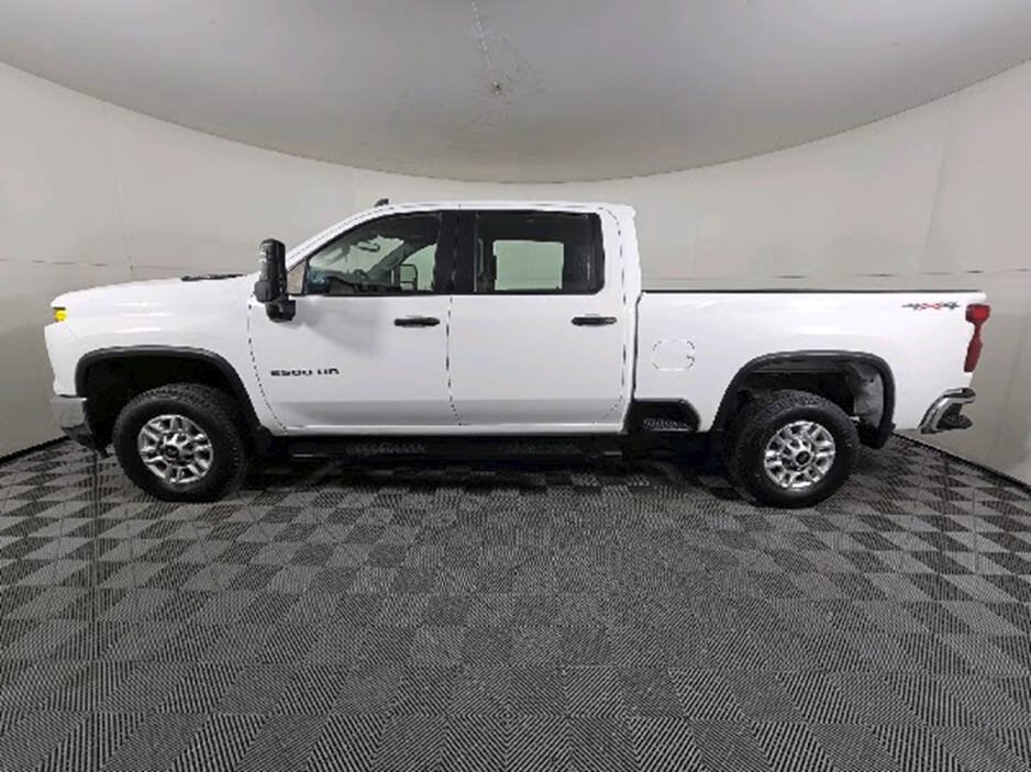 Used 2024 Chevrolet Silverado 2500 W/T w/ WT Fleet Convenience Package AWD/4WD image 4
