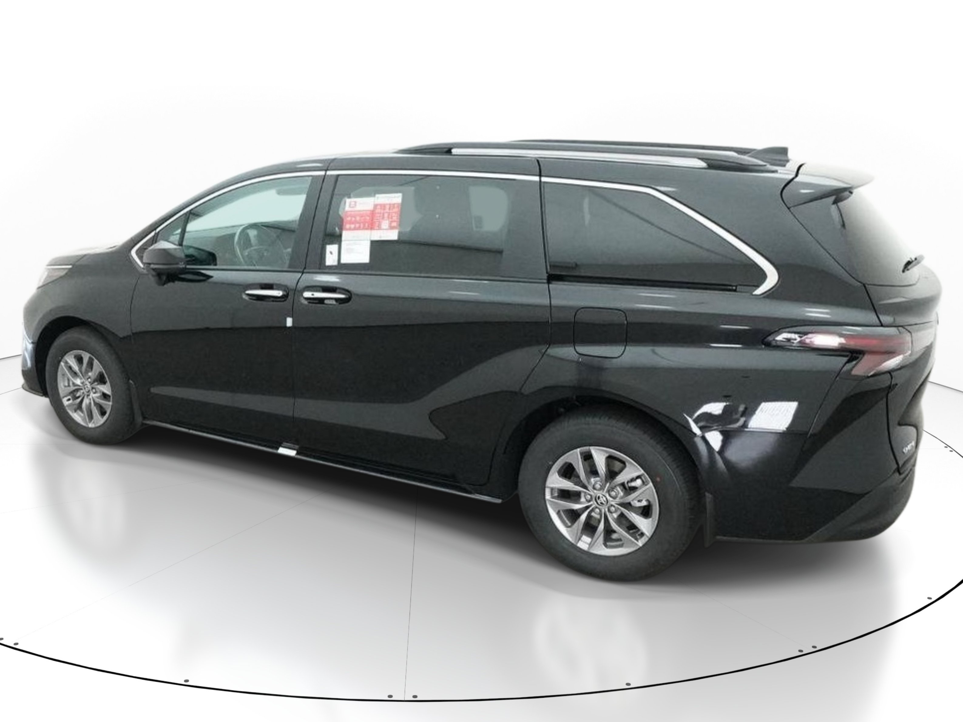 New 2026 Toyota Sienna XLE FWD image 4