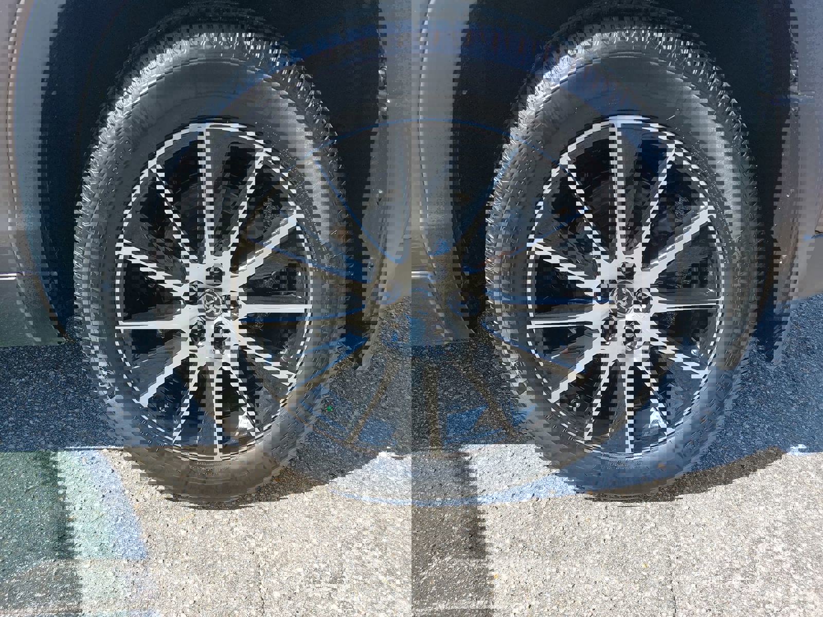 Used 2018 Toyota Highlander SE image 35