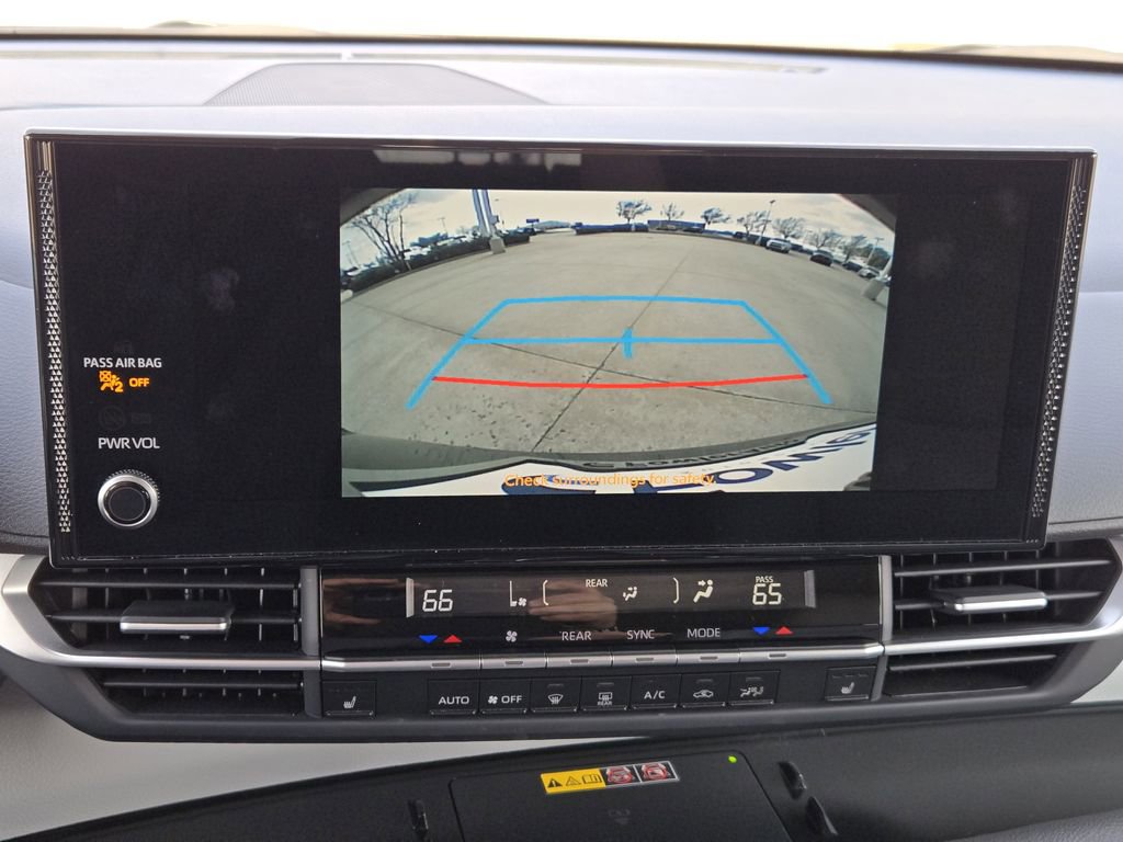 Used 2025 Toyota Sienna XLE w/ XLE Plus Package image 20