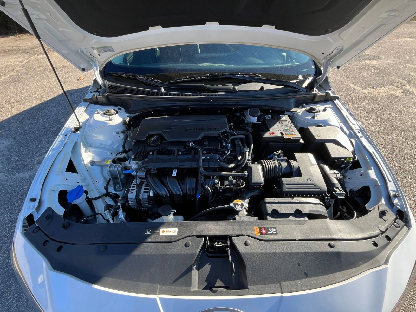 Used 2025 Hyundai Elantra SEL image 29