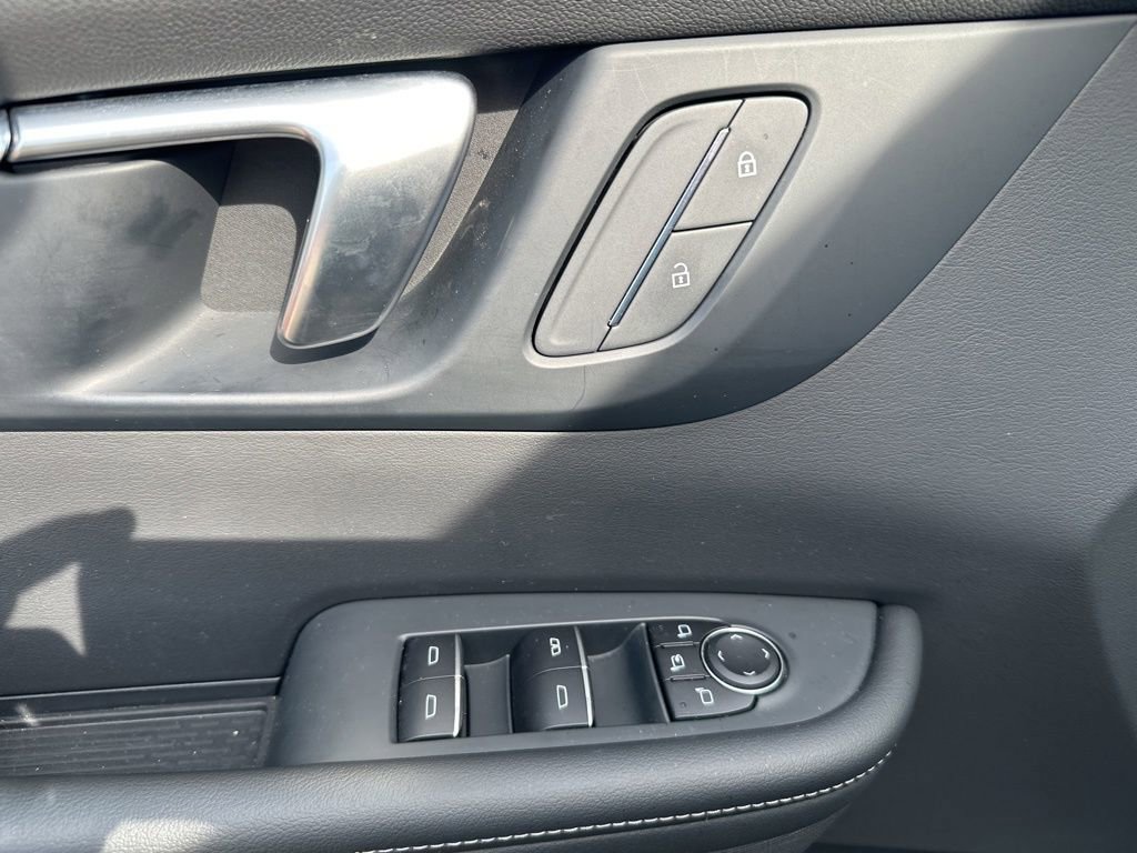 Used 2025 Buick Enclave Sport Touring FWD image 21