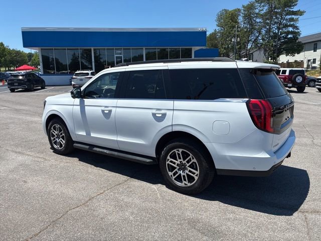Used 2025 Ford Expedition Active AWD/4WD image 7