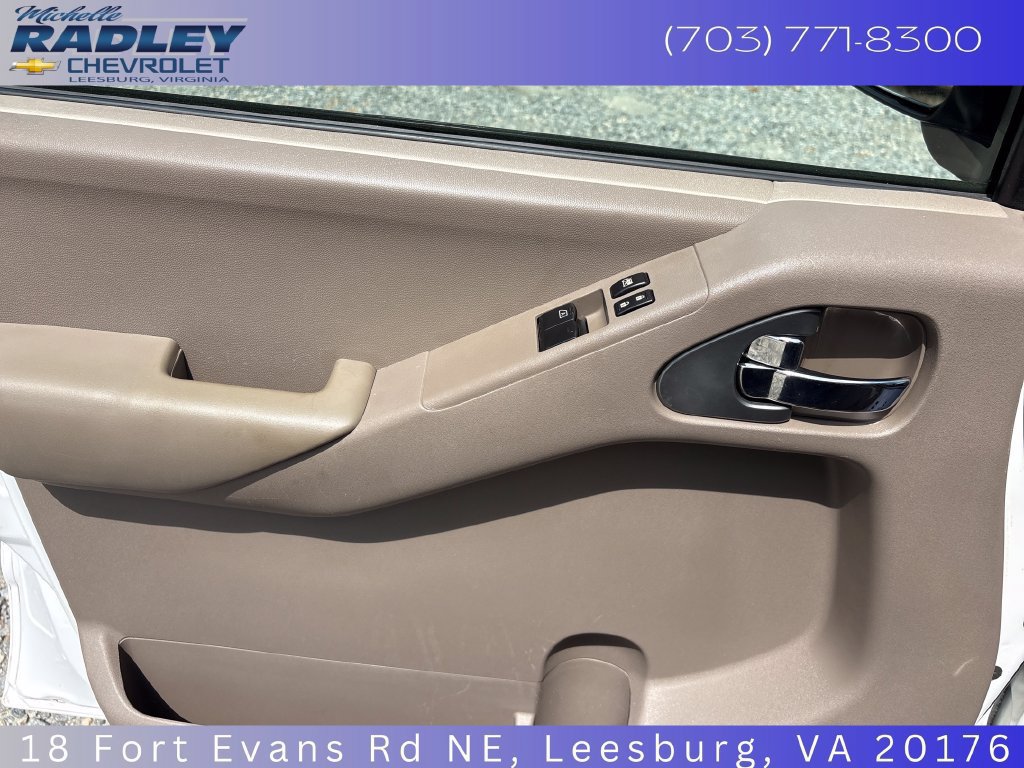 Used 2012 Nissan Frontier SV RWD image 6