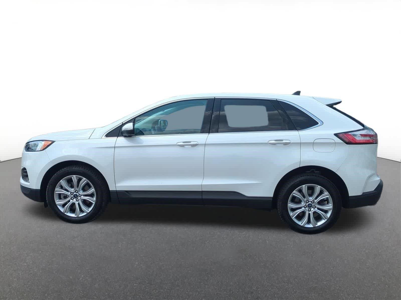Used 2022 Ford Edge Titanium w/ Equipment Group 301A AWD/4WD image 3