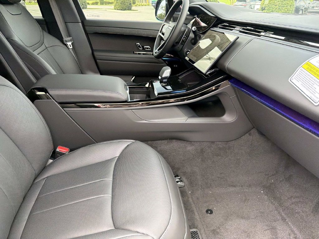 New 2027 Land Rover Range Rover Sport Dynamic SE AWD/4WD image 10