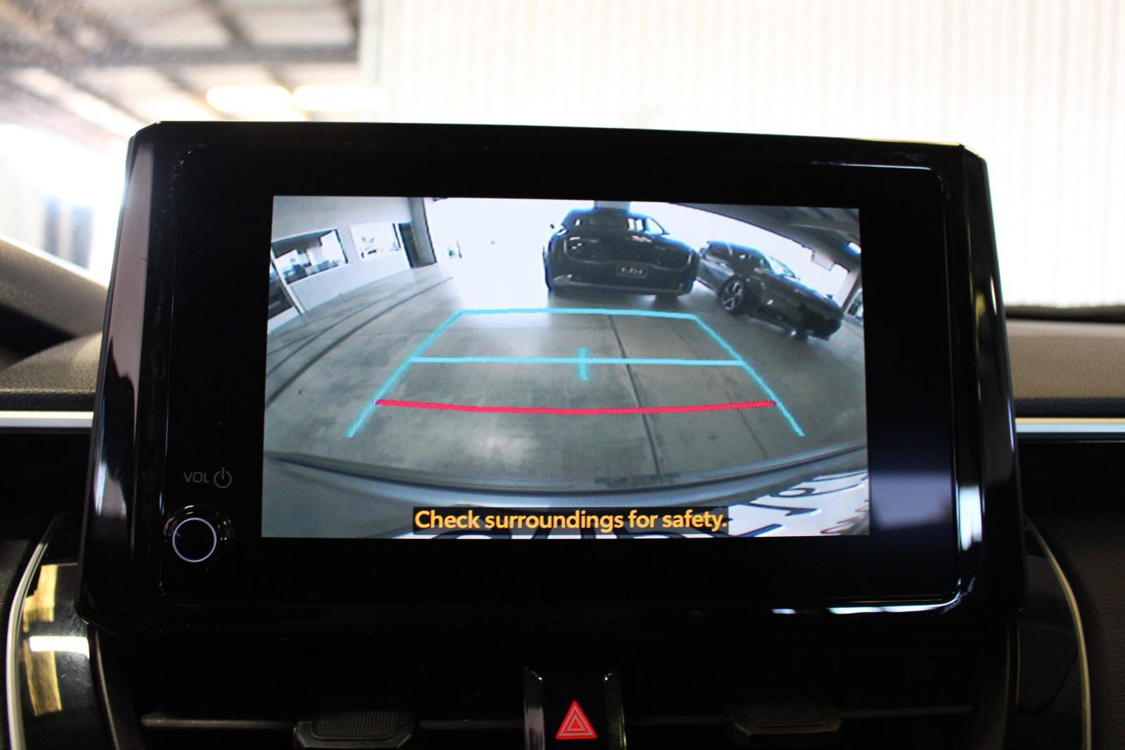 Used 2025 Toyota Corolla Cross LE image 23