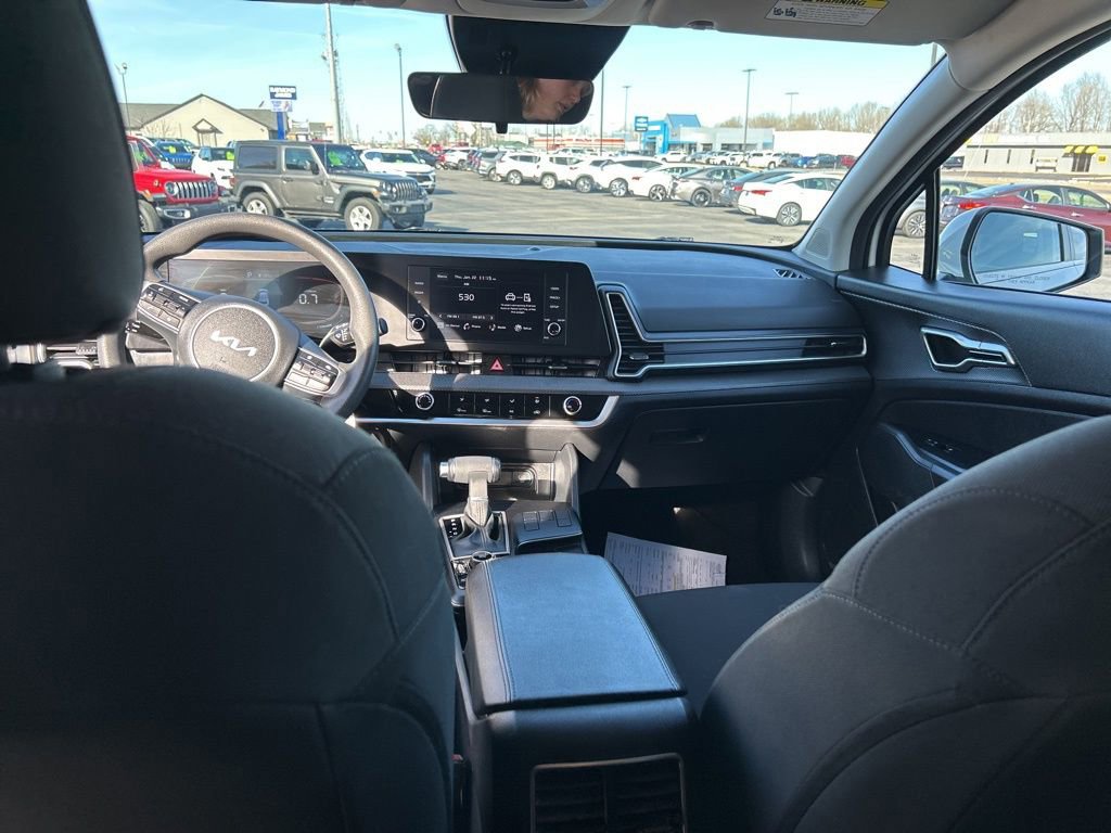 Used 2024 Kia Sportage LX image 13