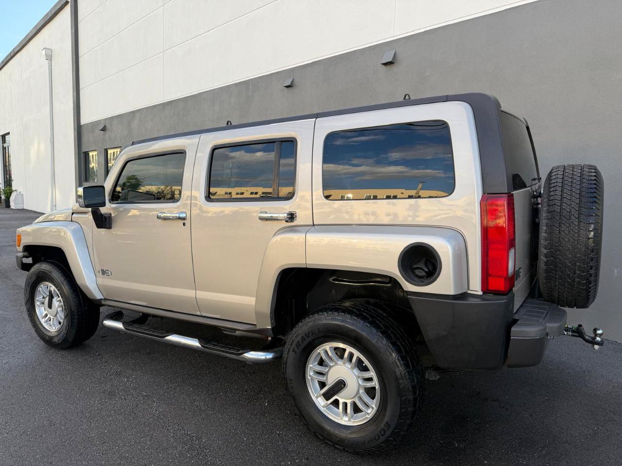 Used 2006 HUMMER H3 w/ Chrome Appearance Package AWD/4WD image 11