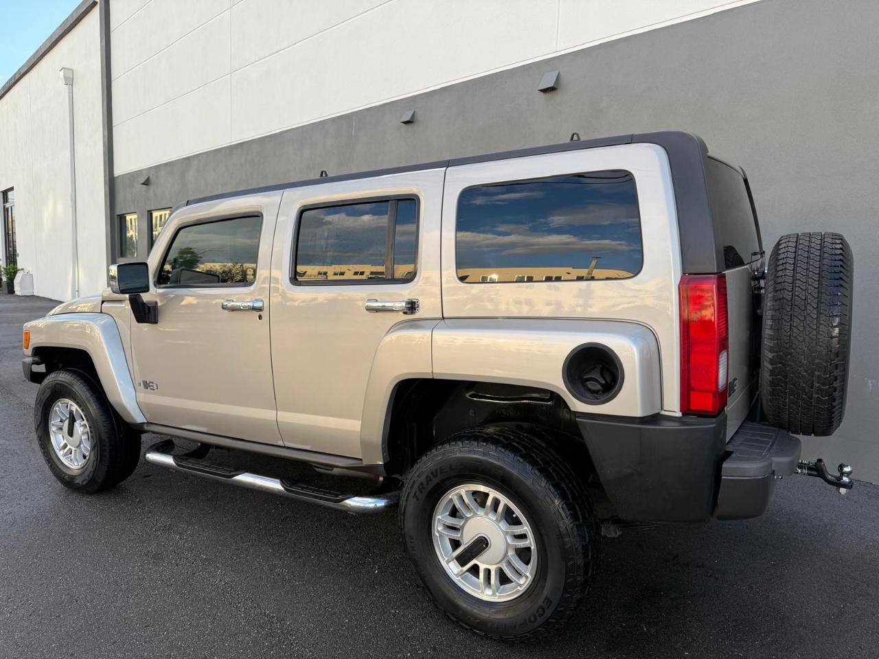 Used 2006 HUMMER H3 w/ Chrome Appearance Package AWD/4WD image 11