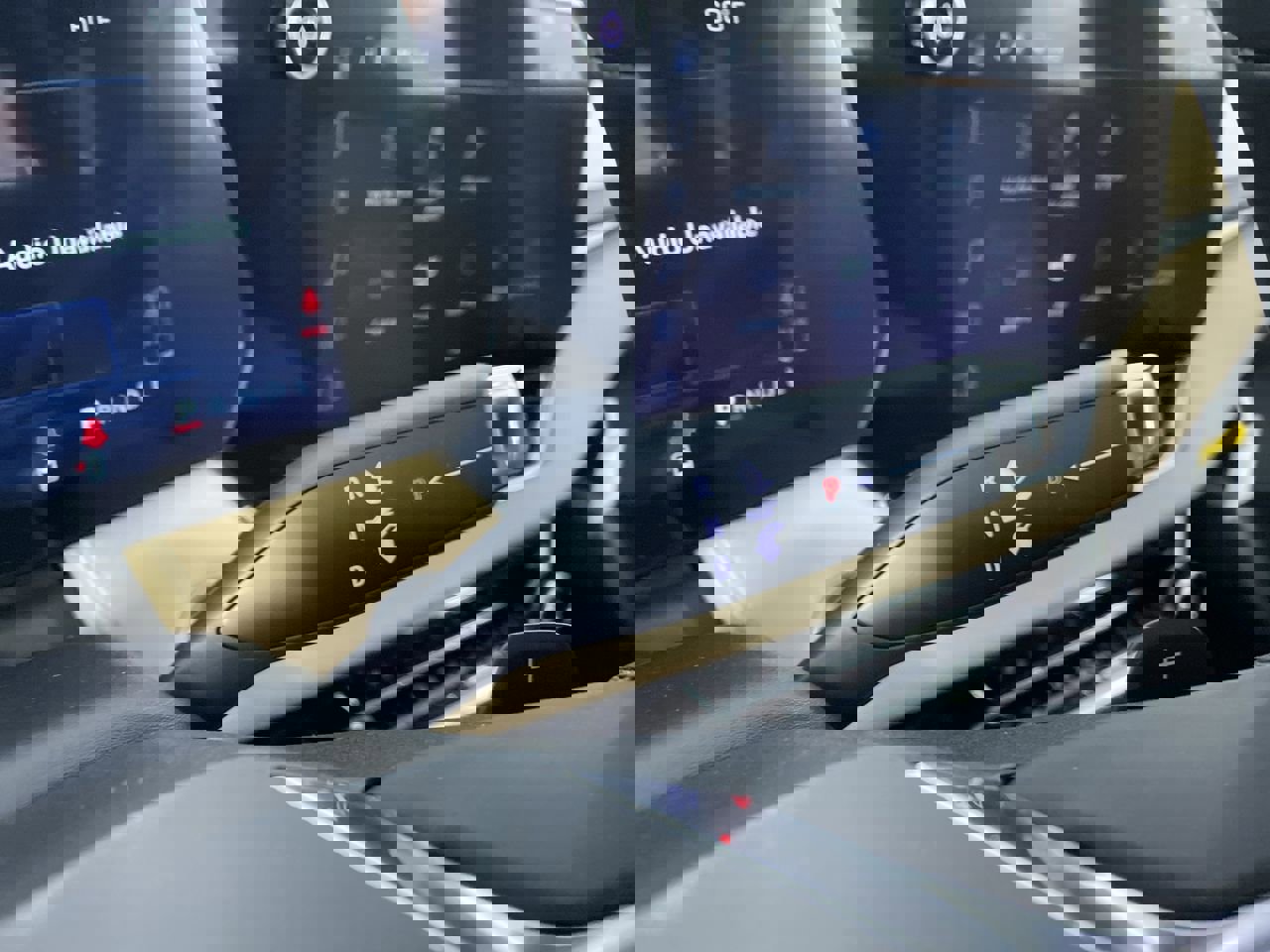 New 2025 Chevrolet Equinox ACTIV w/ Safety and Technology Package image 7