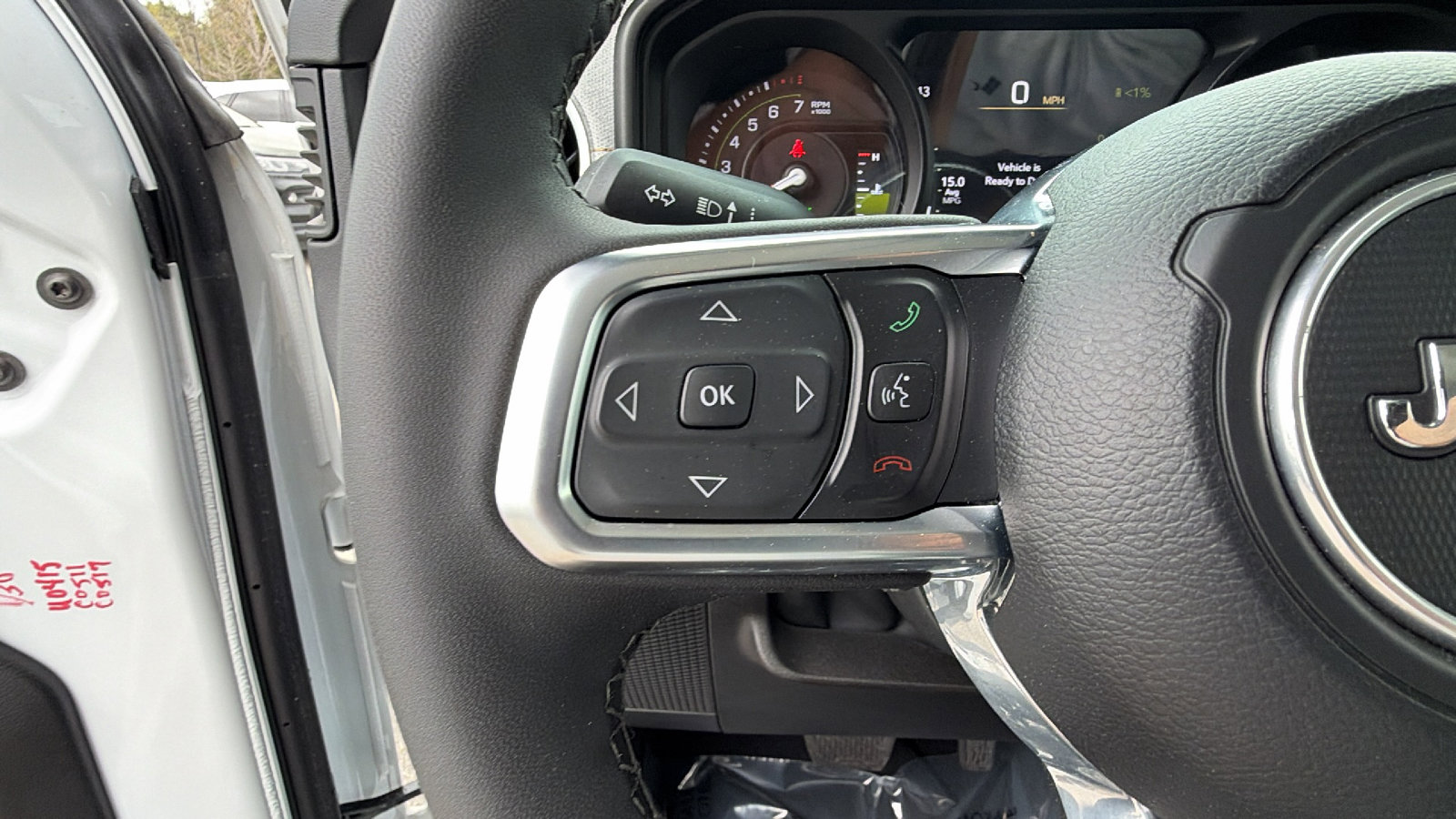 Used 2025 Jeep Wrangler Sahara image 27